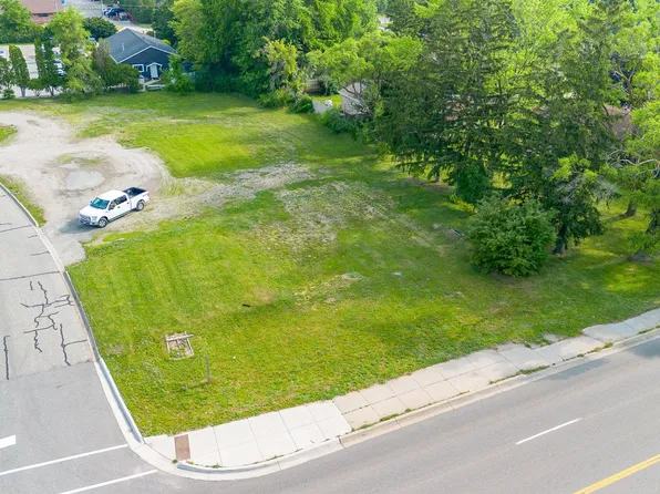 915 E Broomfield St, Mount Pleasant, MI 48858