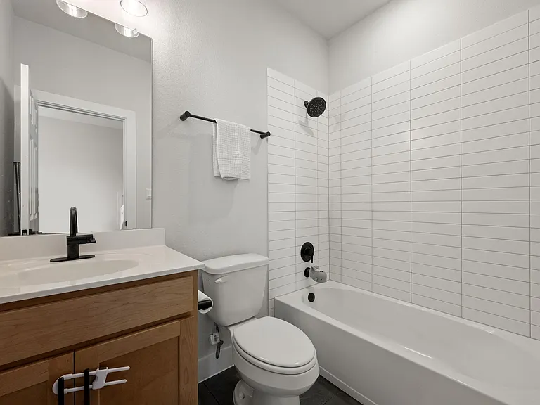 360 Crescent Moon Ct — Photo 26