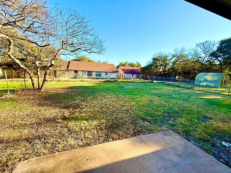 508 Algerita Dr #B — Photo 10
