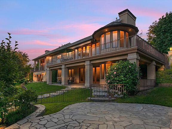 2nd image of 247 Oak Knoll Dr