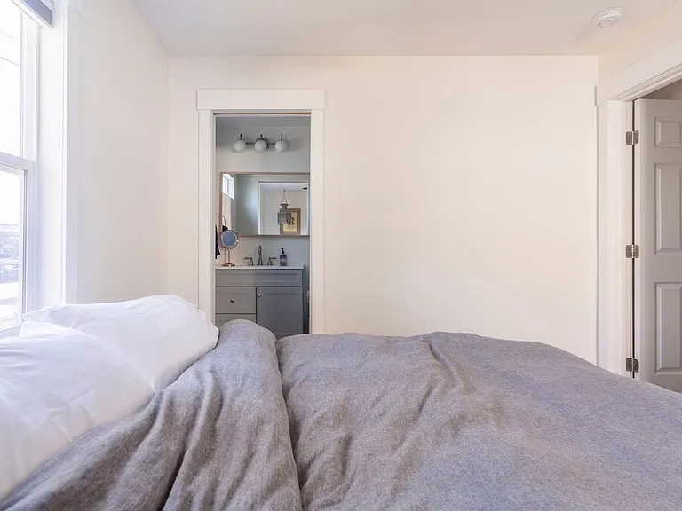 117 Dewitt Ave — Photo 16
