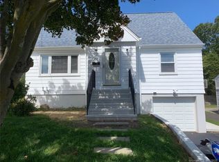 422 Truman St, Bridgeport, CT 06606