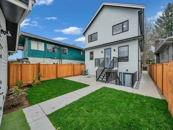 2713 Cheyenne Ave, Vancouver, BC V5R 0K3
