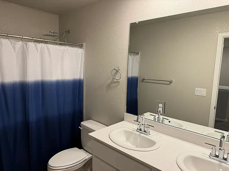 745 N Tempe St — Photo 11