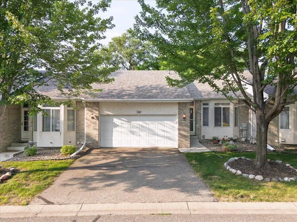 13310 Glenhaven Ct, Apple Valley, MN 55124