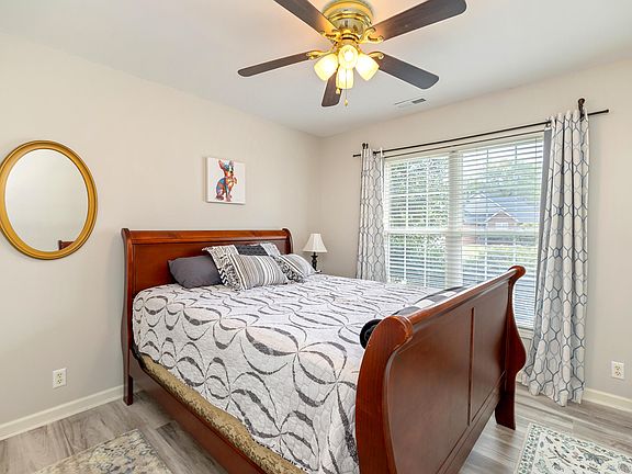 5th image of 105 Oakview Cir