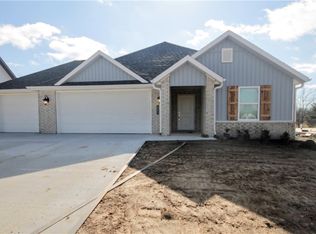 403 Pennington Ave, Prairie Grove, AR 72753