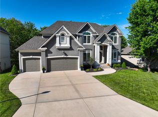 1436 NE Daltons Ridge Dr, Lees Summit, MO 64064