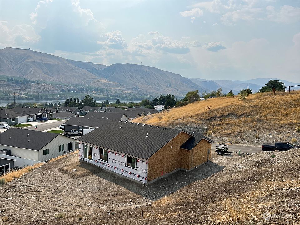 1st image of 2324 S Skyline Lane