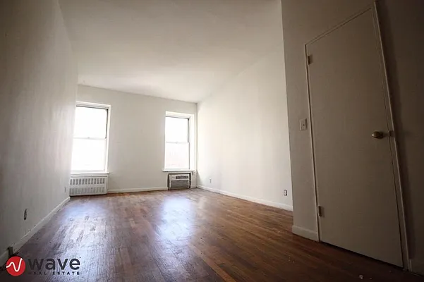 Rented by Wave Real Estate Group | media 6