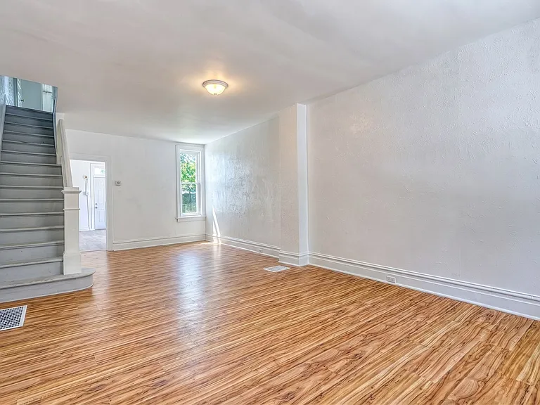 1412 Herr St — Photo 5