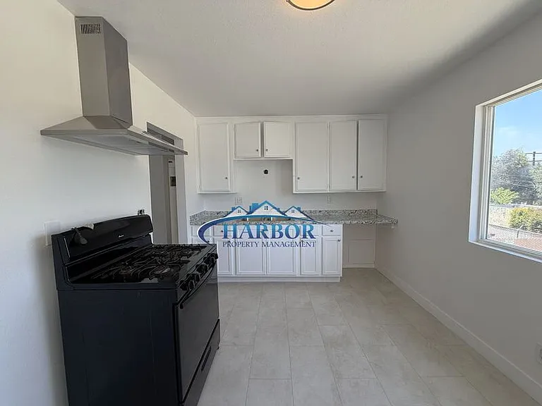 1447 N Wilmington Blvd #A — Photo 6