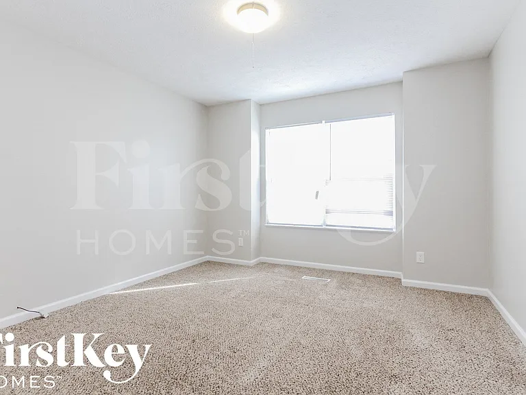 746 Apple Ln — Photo 13