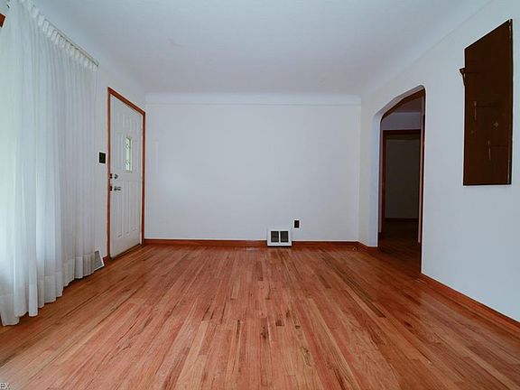 3rd image of 29053 Norman Ave