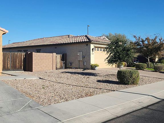 3rd image of 2468 E Flintlock Dr