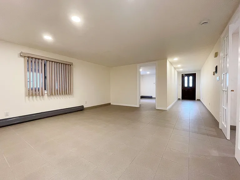 488 Walnut St #1 — Photo 5