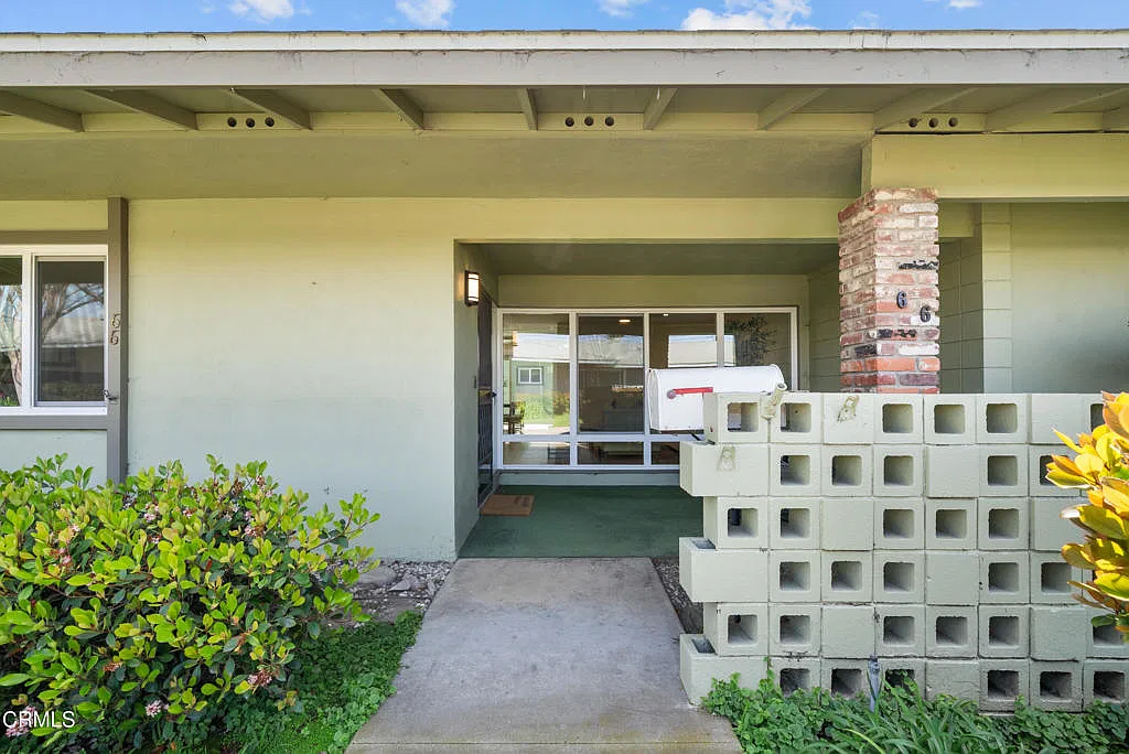 3 bed, 2.0 bath, 1085 sqft, $3,100 — Photo 2