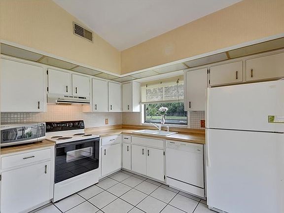 5th image of 11459 Darlington Dr