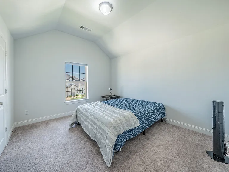 921 Bayberry Dr — Photo 10