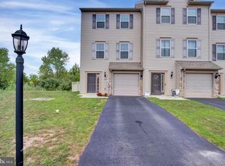 196 Katelyn Dr, New Oxford, PA 17350