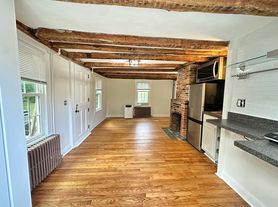 12 Dodgingtown Rd, Bethel, CT