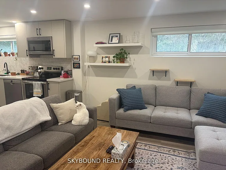 129 Milton St — Photo 3