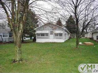 228 Lake Shore Dr, Brooklyn, MI 49230