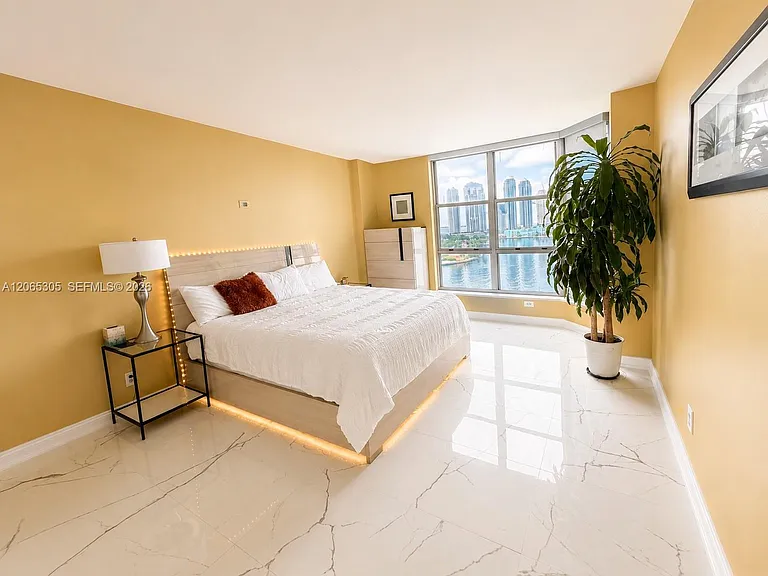 3600 Mystic Pointe Dr #1715 — Photo 6