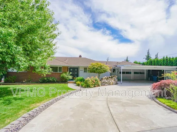 2008 NW Sierra Ln, Camas, WA 98607
