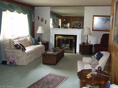 3rd image of 2878 Parkwood Dr
