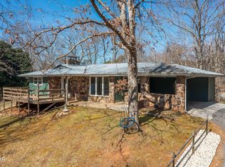 909 Carvers Ln, Sevierville, TN 37876