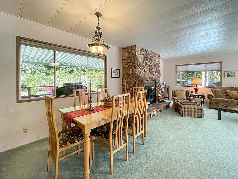 121 Ivy Ln — Photo 14