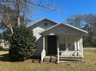 5289 Brown St, Graceville, FL 32440