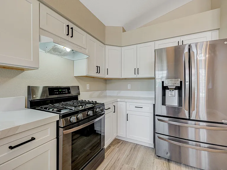 272 Comfort Dr — Photo 22