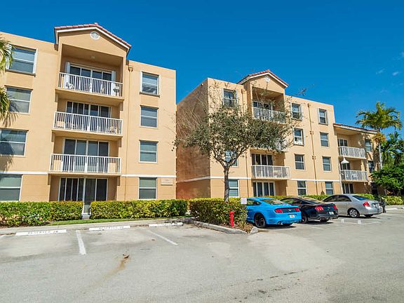 5th image of 529 E Sheridan St #2081