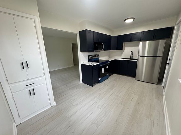 5th image of 7233 W Lakefield Dr APT 4