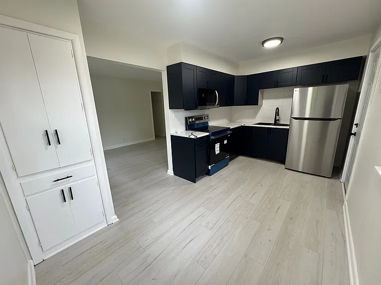 7233 W Lakefield Dr #4 — Photo 5