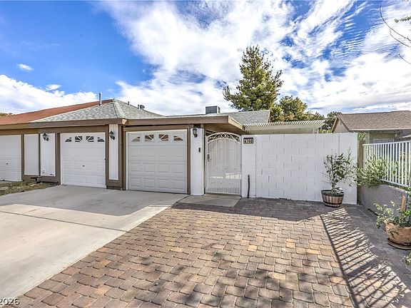 3rd image of 4760 Willow Crest Ave