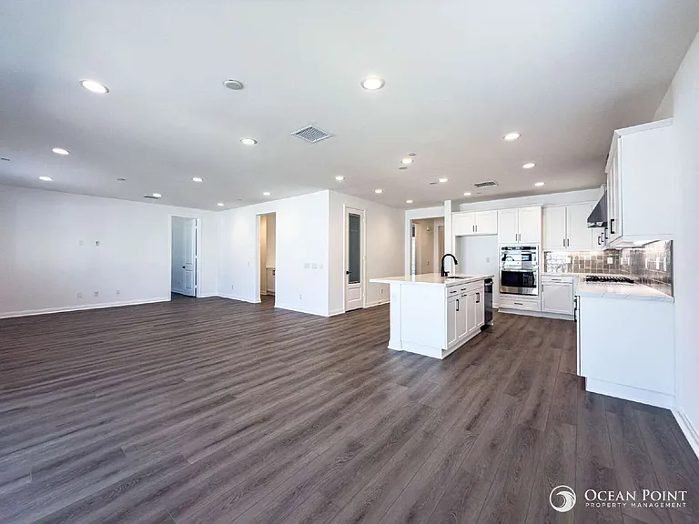 405 Wisteria St — Photo 6