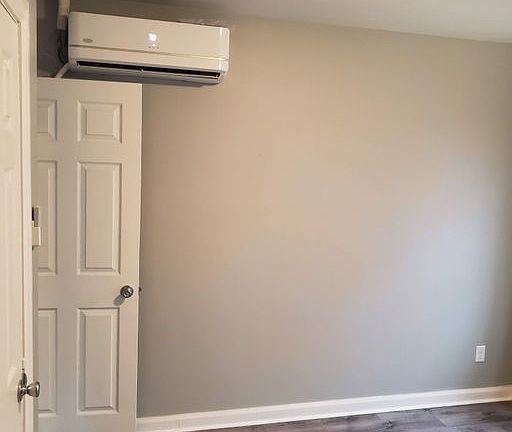 2nd image of 1111 Lincoln Ave APT 6