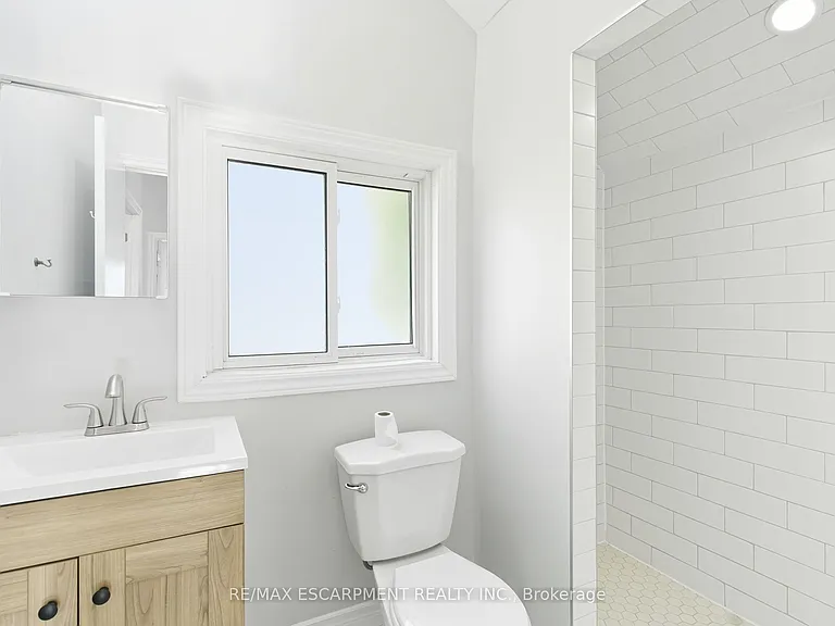 2 Windsor St #2 — Photo 10
