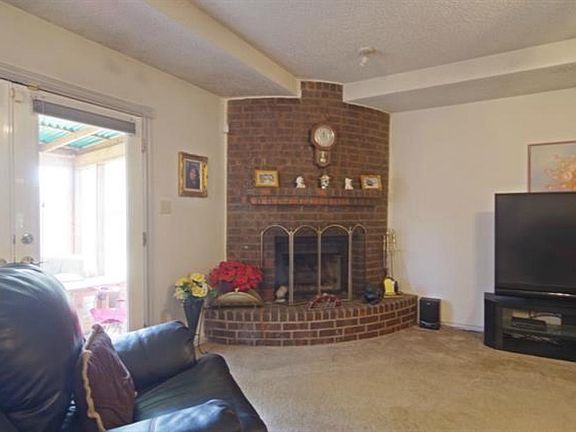 4th image of 6415 Hidden Springs Dr