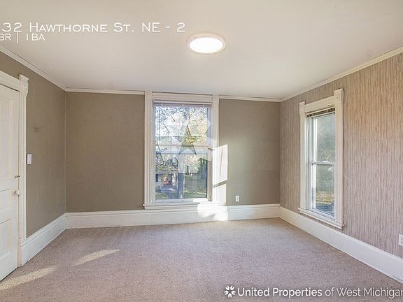 5th image of 632 Hawthorne St NE #2