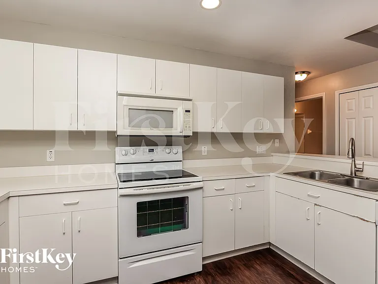 8097 Albatross Rd — Photo 5