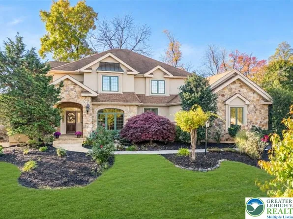 5955 Lori Ct, Center Valley, PA 18034