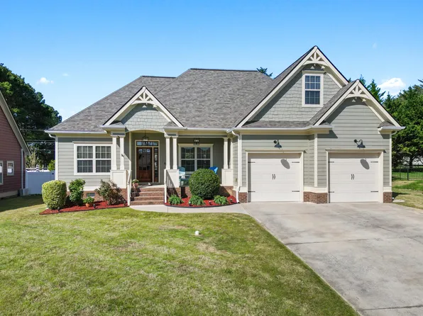 8259 Robertsview Dr, Ooltewah, TN 37363