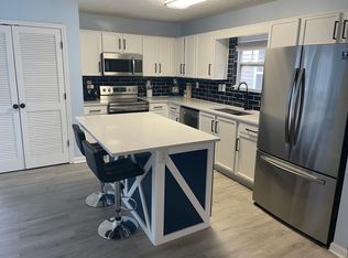 1225 Ormsby Ln, Lyndon, KY 40222