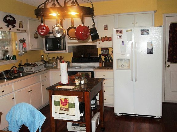 5th image of 6384 146th Cres NW