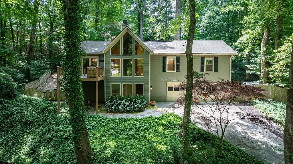 4 bed, 3.0 bath, 2374 sqft, $3,250 — Photo 1