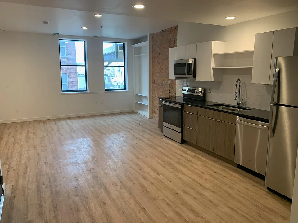 909 Madison Apt A